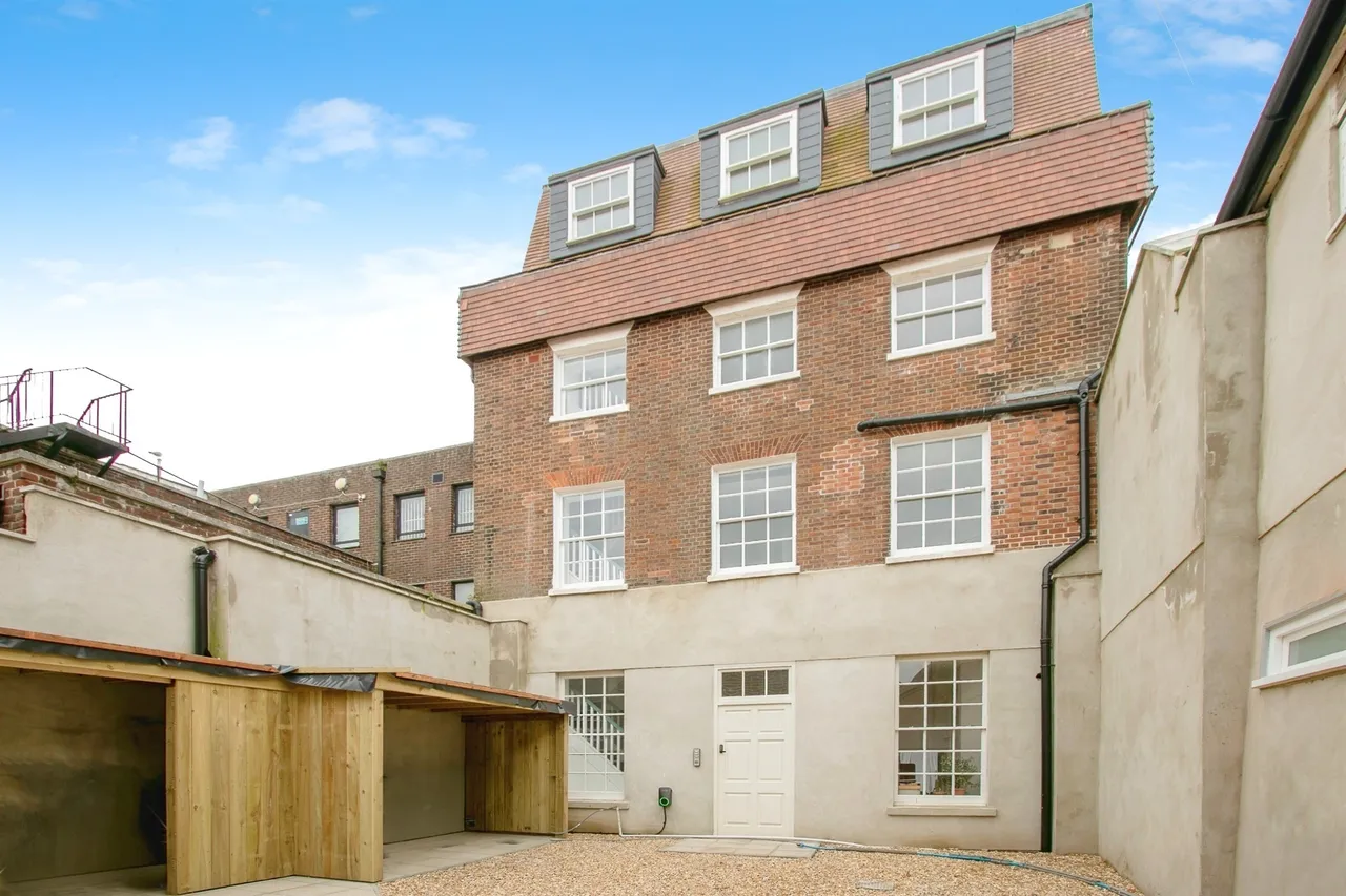 High Street, Poole, BH15, photo 7