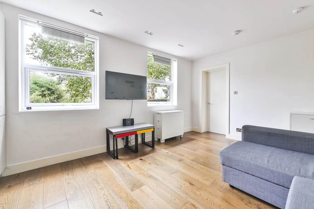 Flat 1, 224 Uxbridge Road, London, photo 12