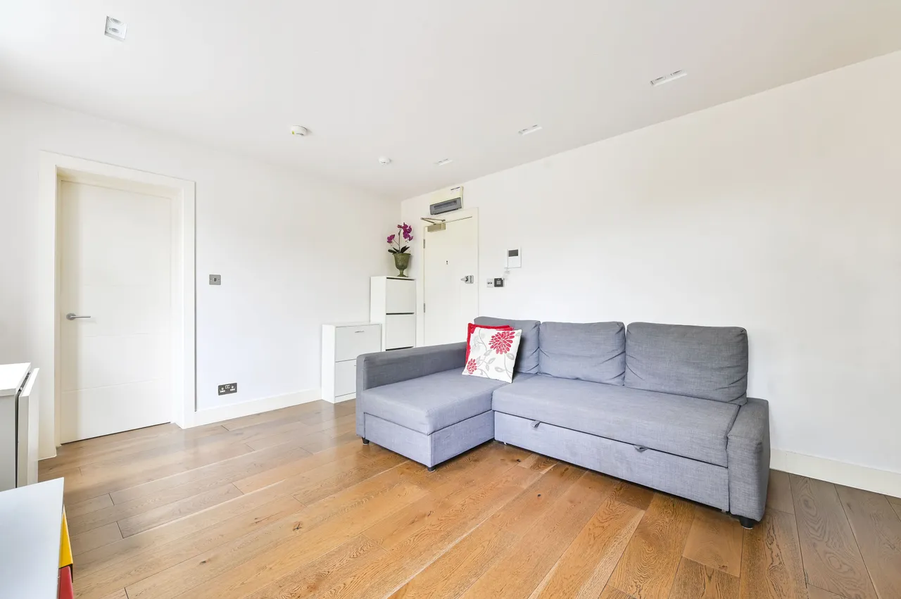 Flat 1, 224 Uxbridge Road, London, photo 11