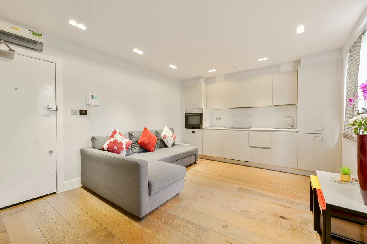 Flat 1, 224 Uxbridge Road, London, photo 6
