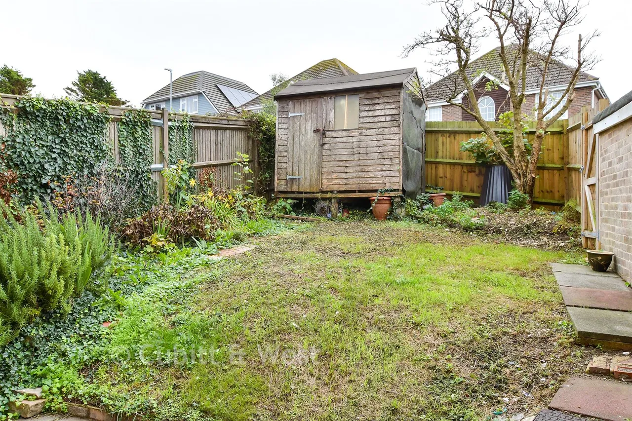 Connell Drive, Woodingdean, BN2, photo 2