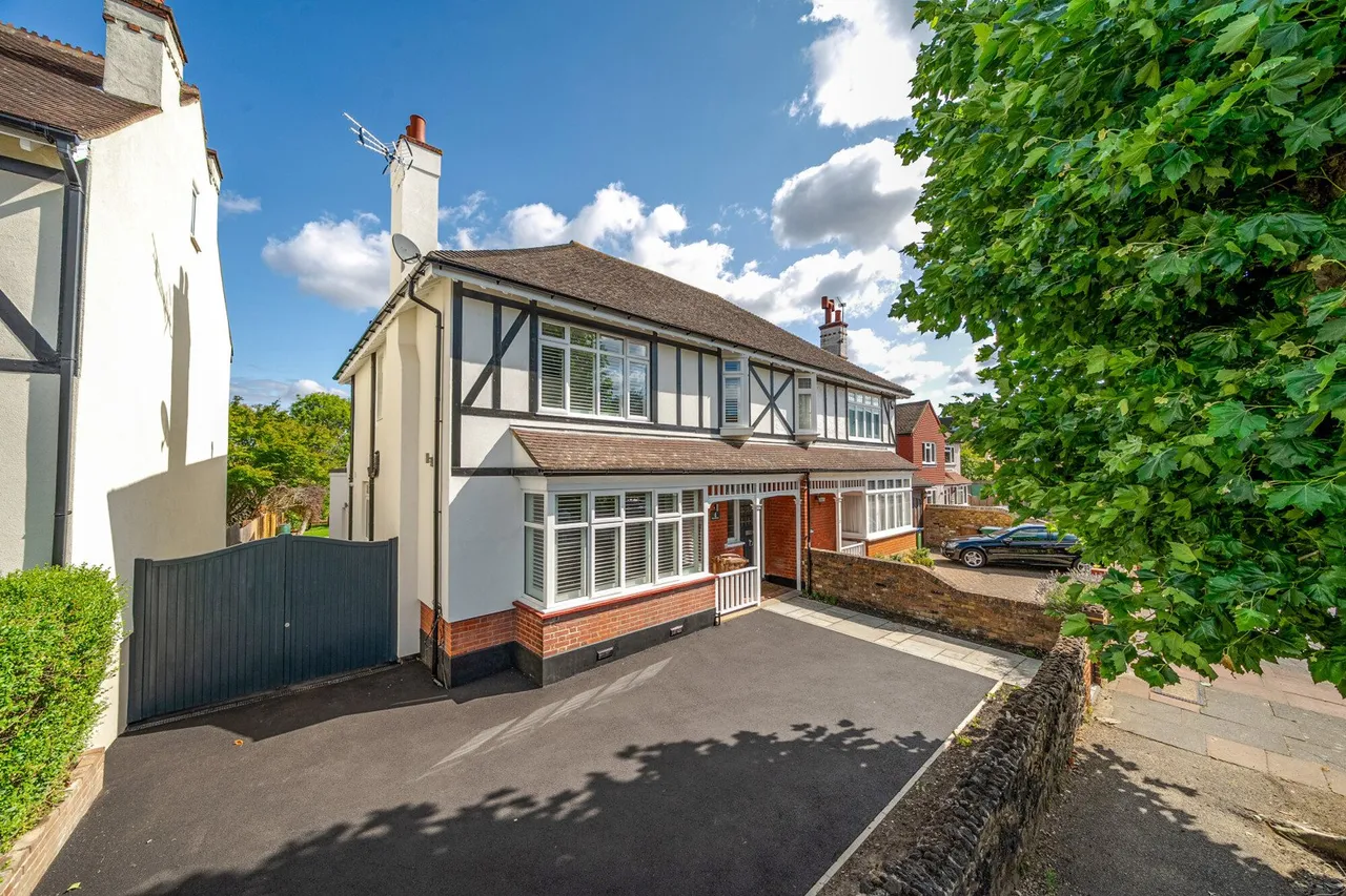 4 bed house for sale — Sandhurst Road, DA15