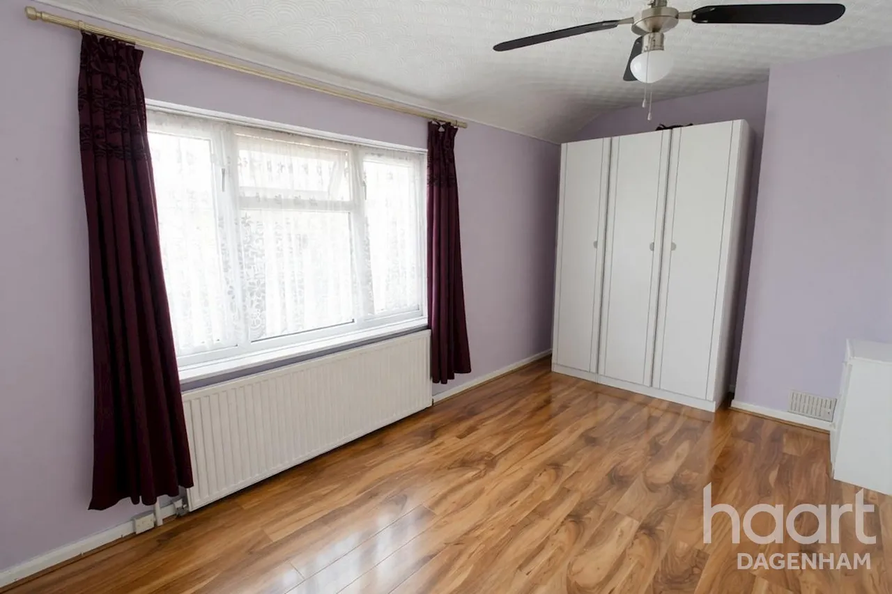 Singleton Road, RM9, photo 10