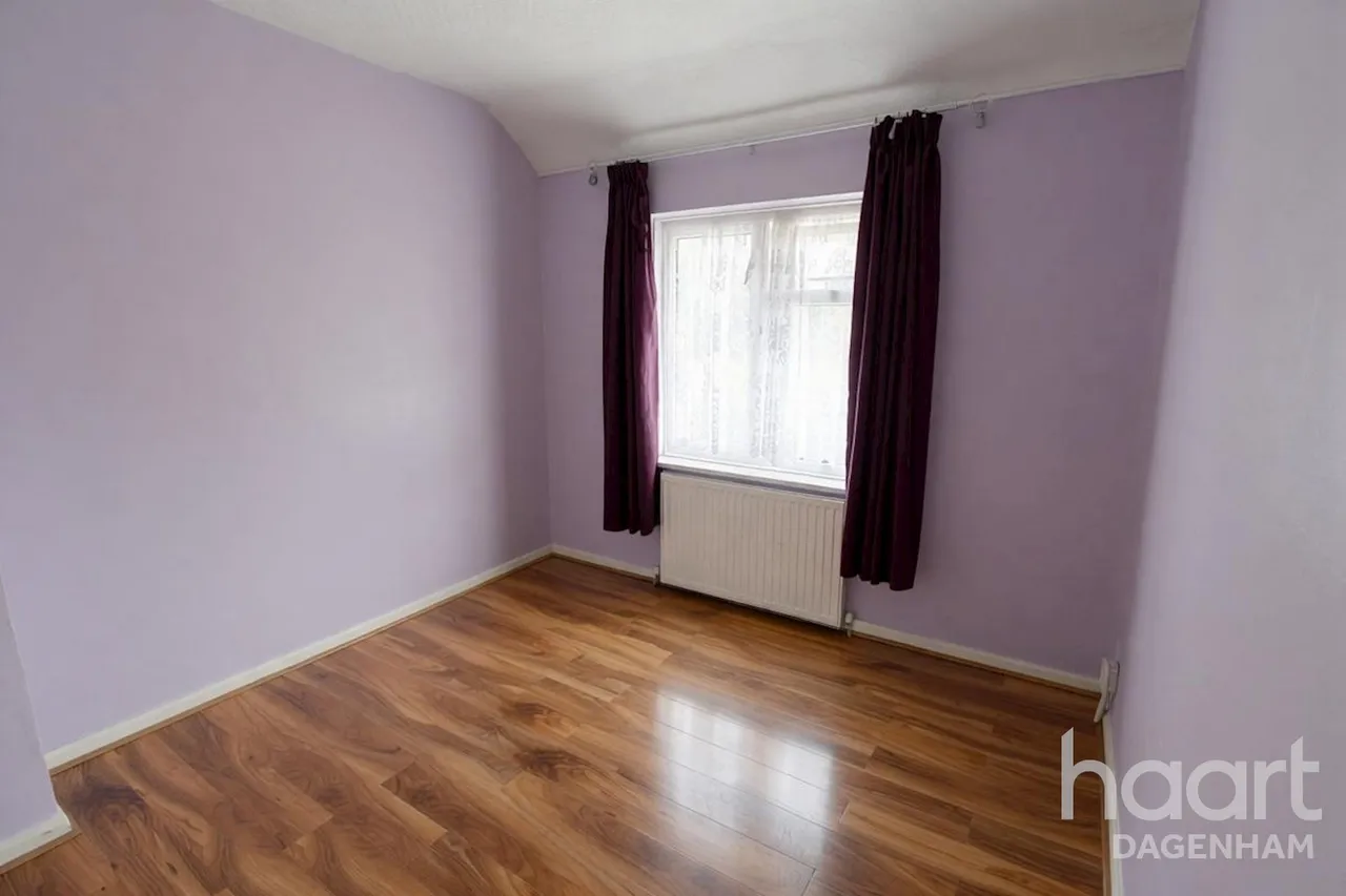 Singleton Road, RM9, photo 12