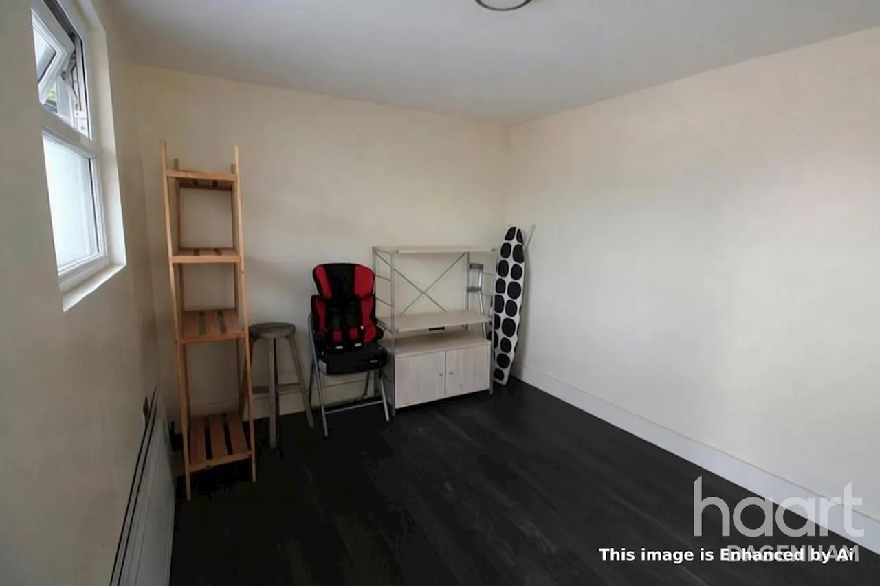 Singleton Road, RM9, photo 9