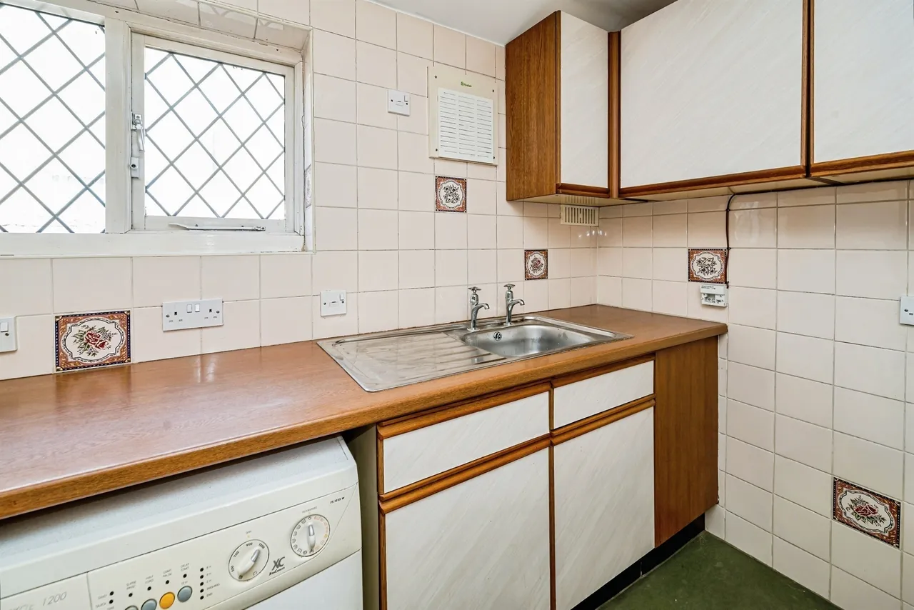 Burnham Lane, Slough, SL1, photo 13