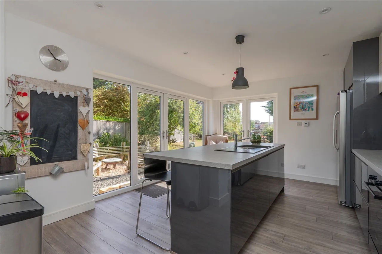 Wittering Road, Hayling Island, PO11, photo 4