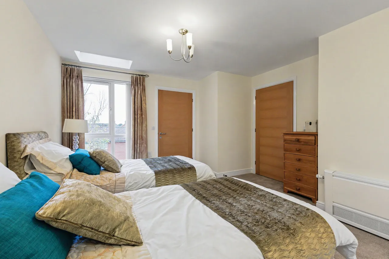 Main Street, Tiddington, CV37, photo 9
