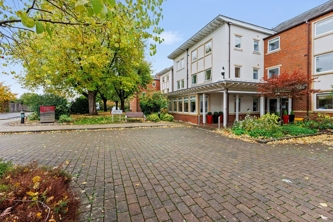 2 bed flat for sale, Main Street, Tiddington, CV37