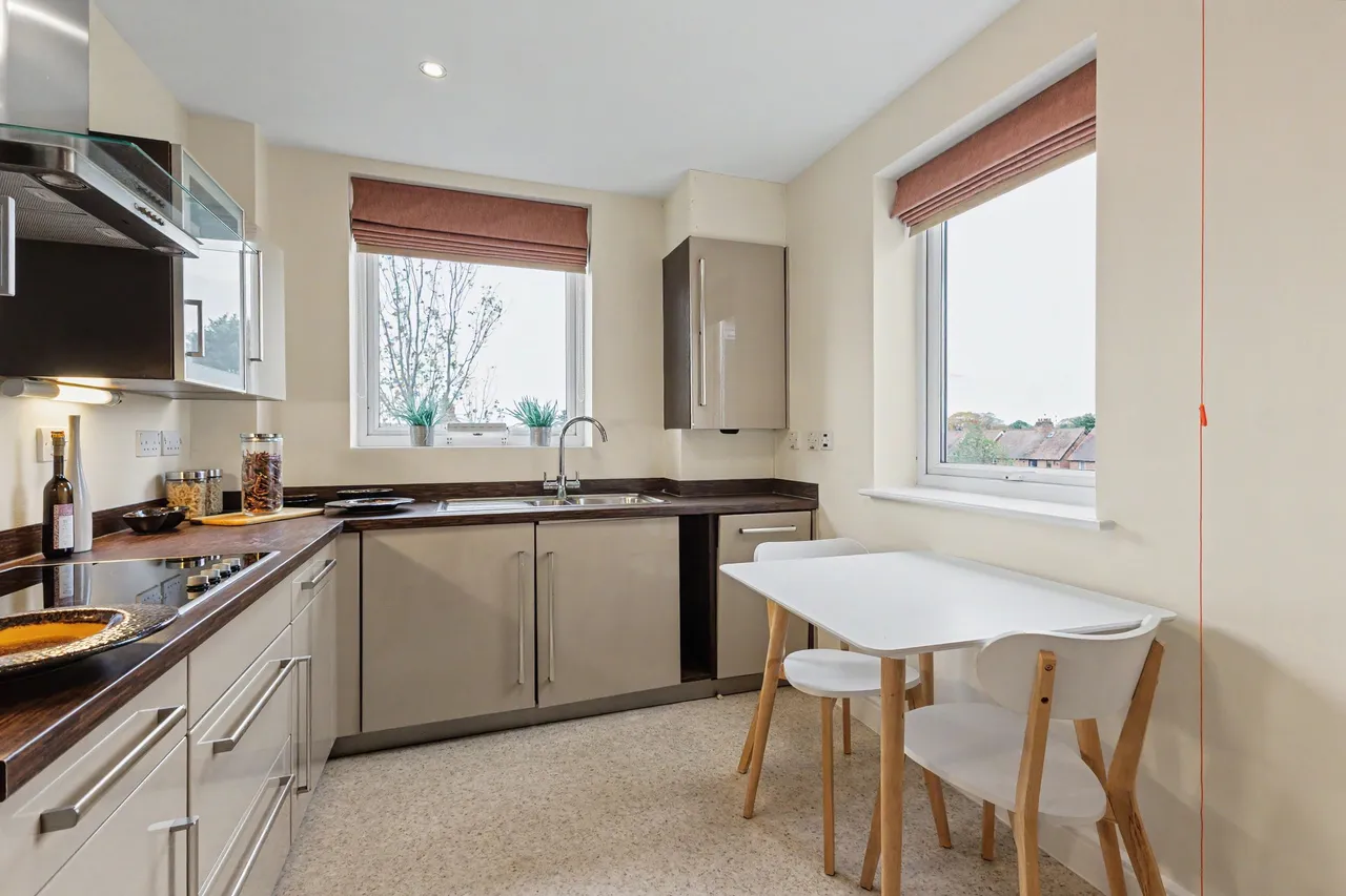 Main Street, Tiddington, CV37, photo 6