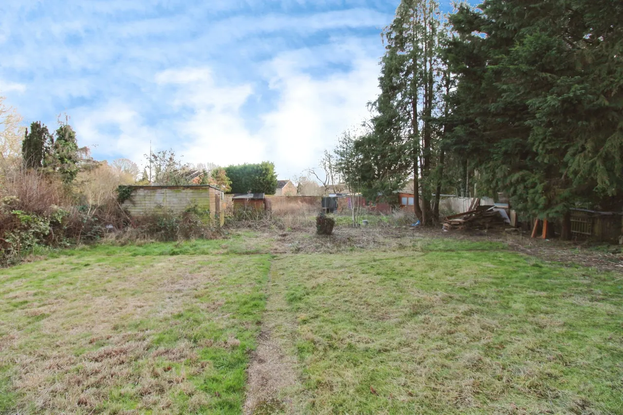 Woodford Crescent, Pinner, HA5 3TX, photo 2