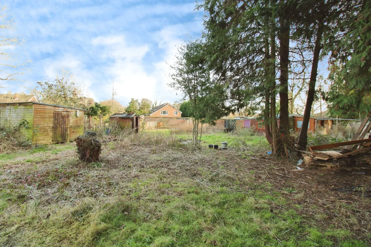 Woodford Crescent, Pinner, HA5 3TX, photo 3