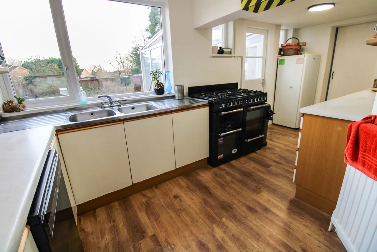 Woodford Crescent, Pinner, HA5 3TX, photo 4