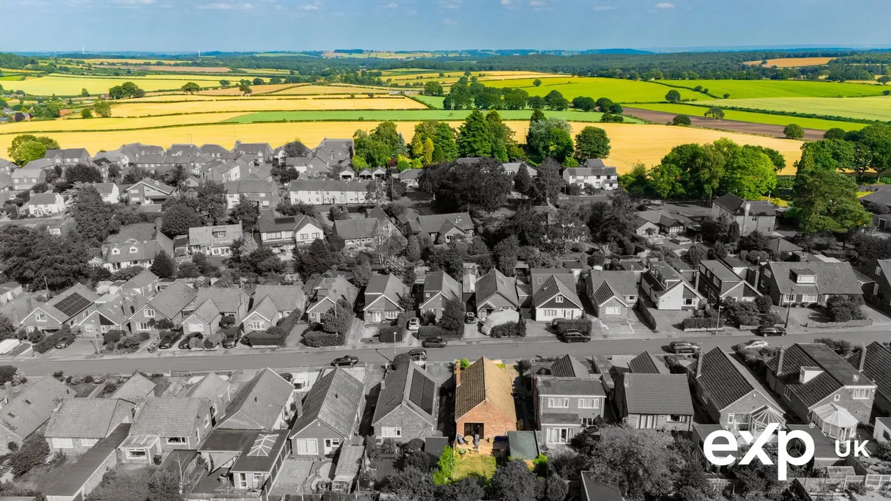 Winster Avenue, Ravenshead, photo 2