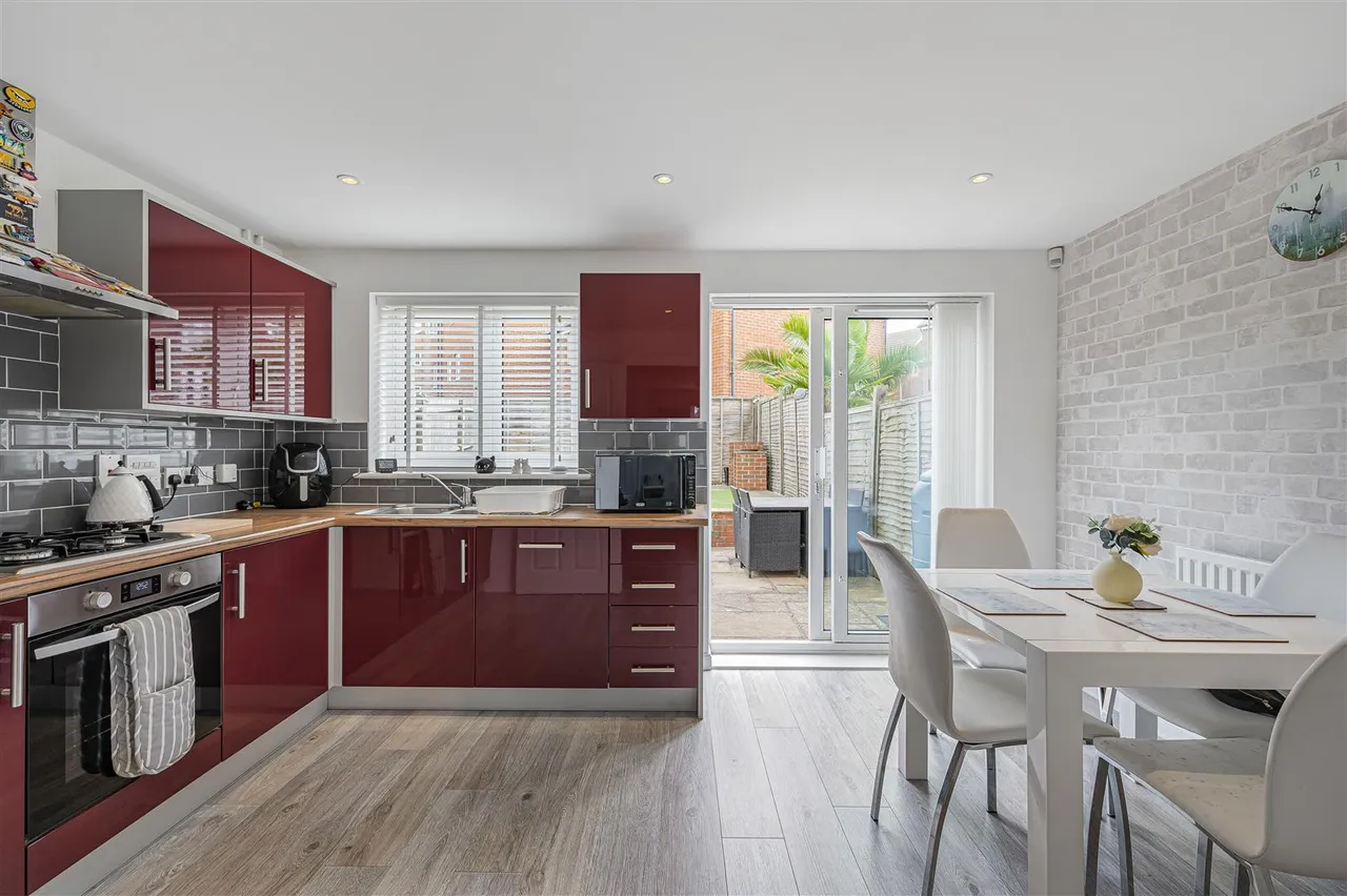 3 bed house for sale, Montreal Close, Peacehaven