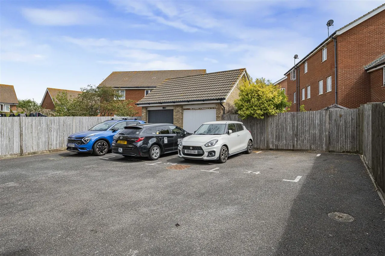 Montreal Close, Peacehaven, photo 6