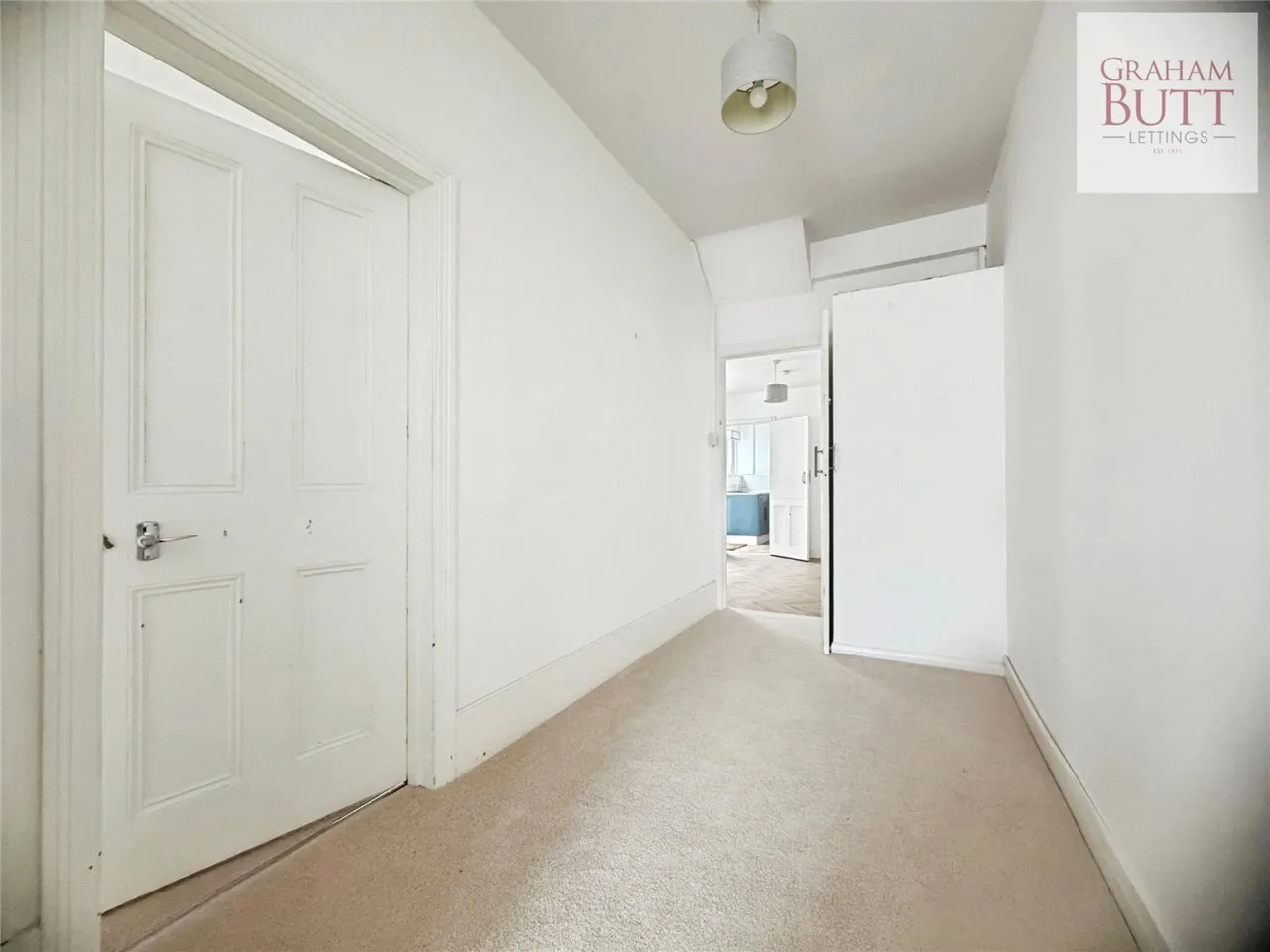 Worthing, BN14, photo 2