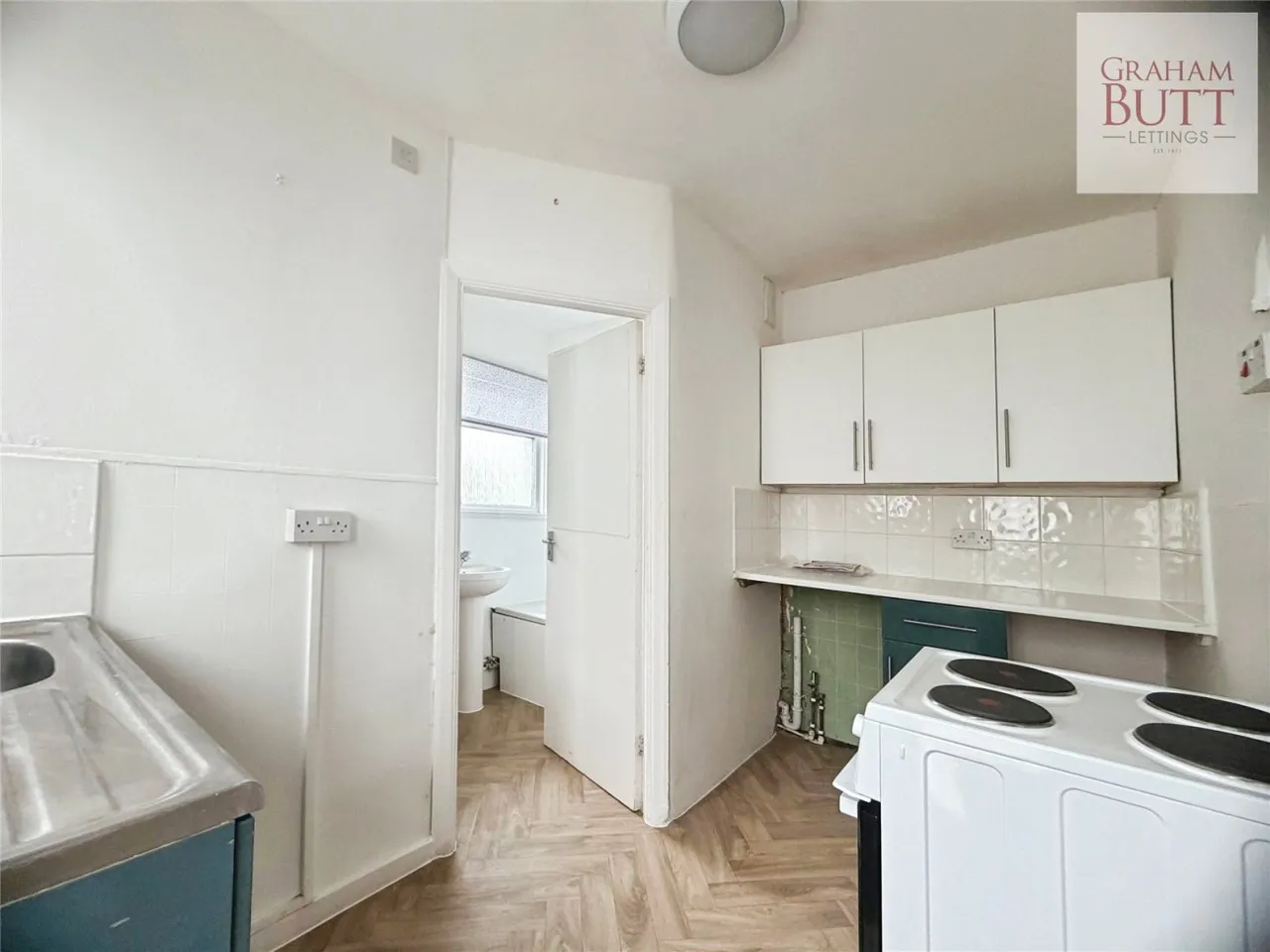 Worthing, BN14, photo 8