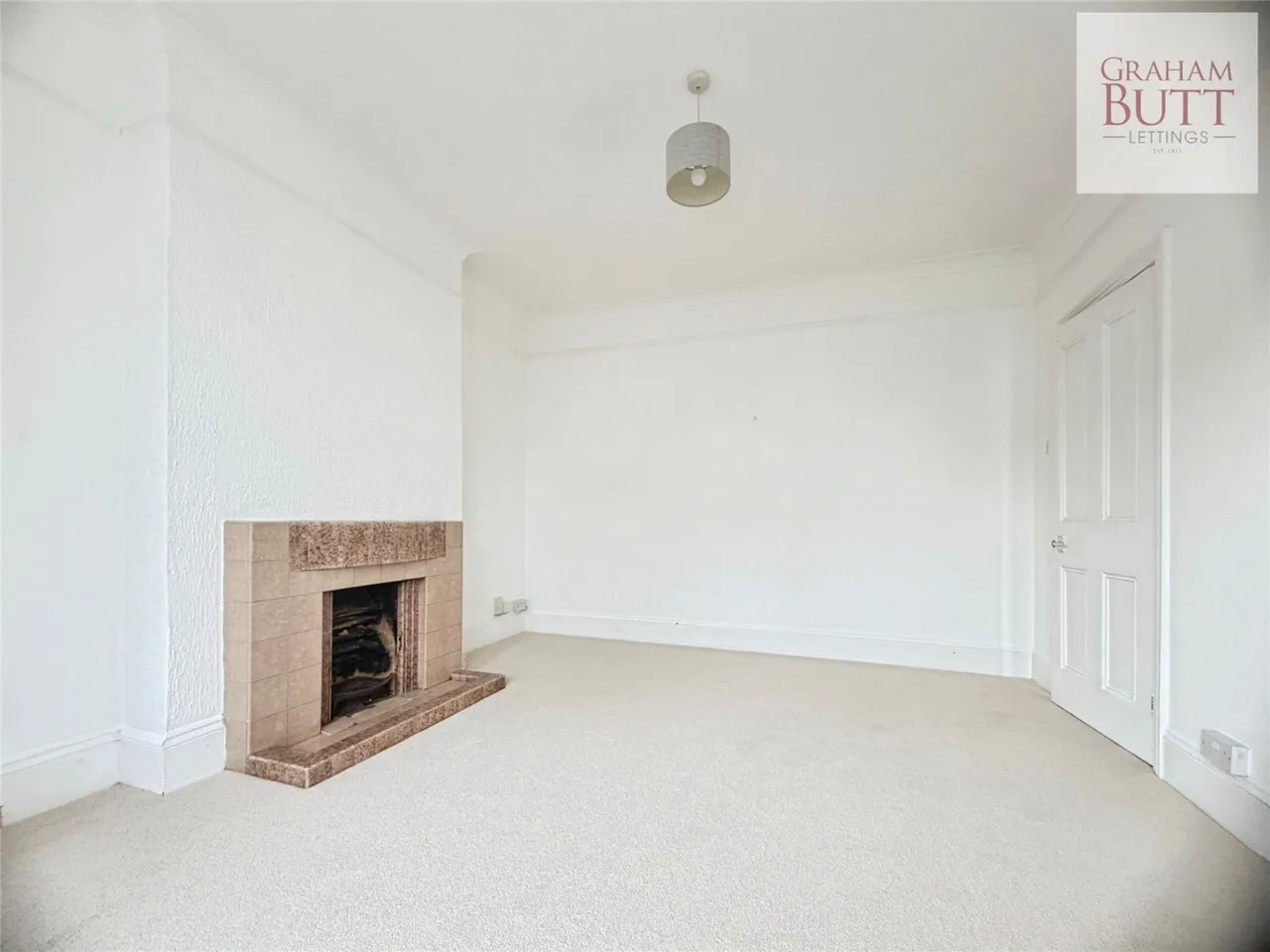 Worthing, BN14, photo 3