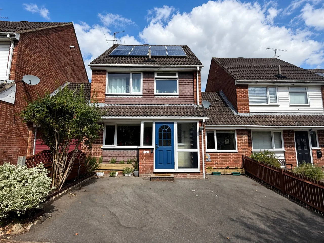 3 bed house for sale — John Close, Aldershot, Hampshire, GU11 3BA