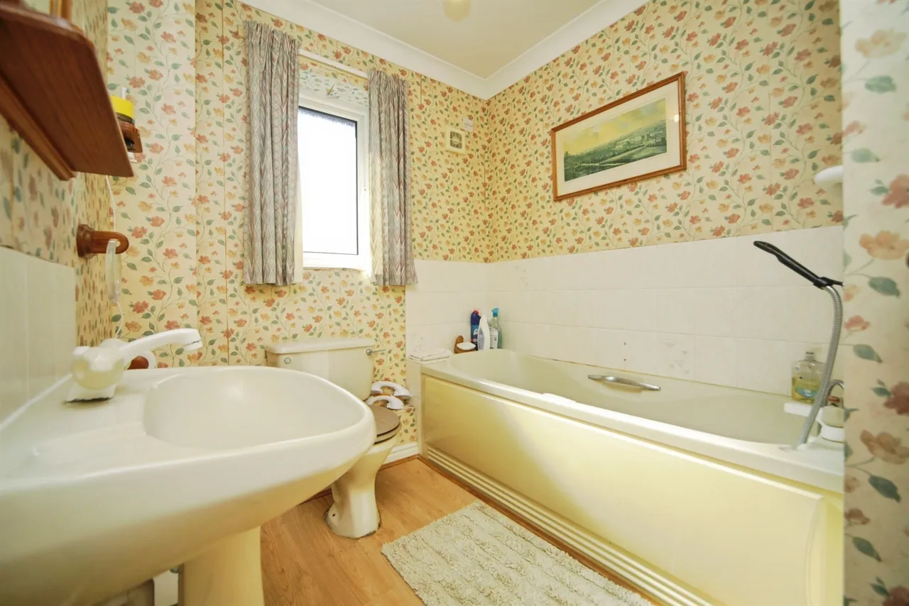 Hay Barn Meadow, Woolpit, IP30, photo 16