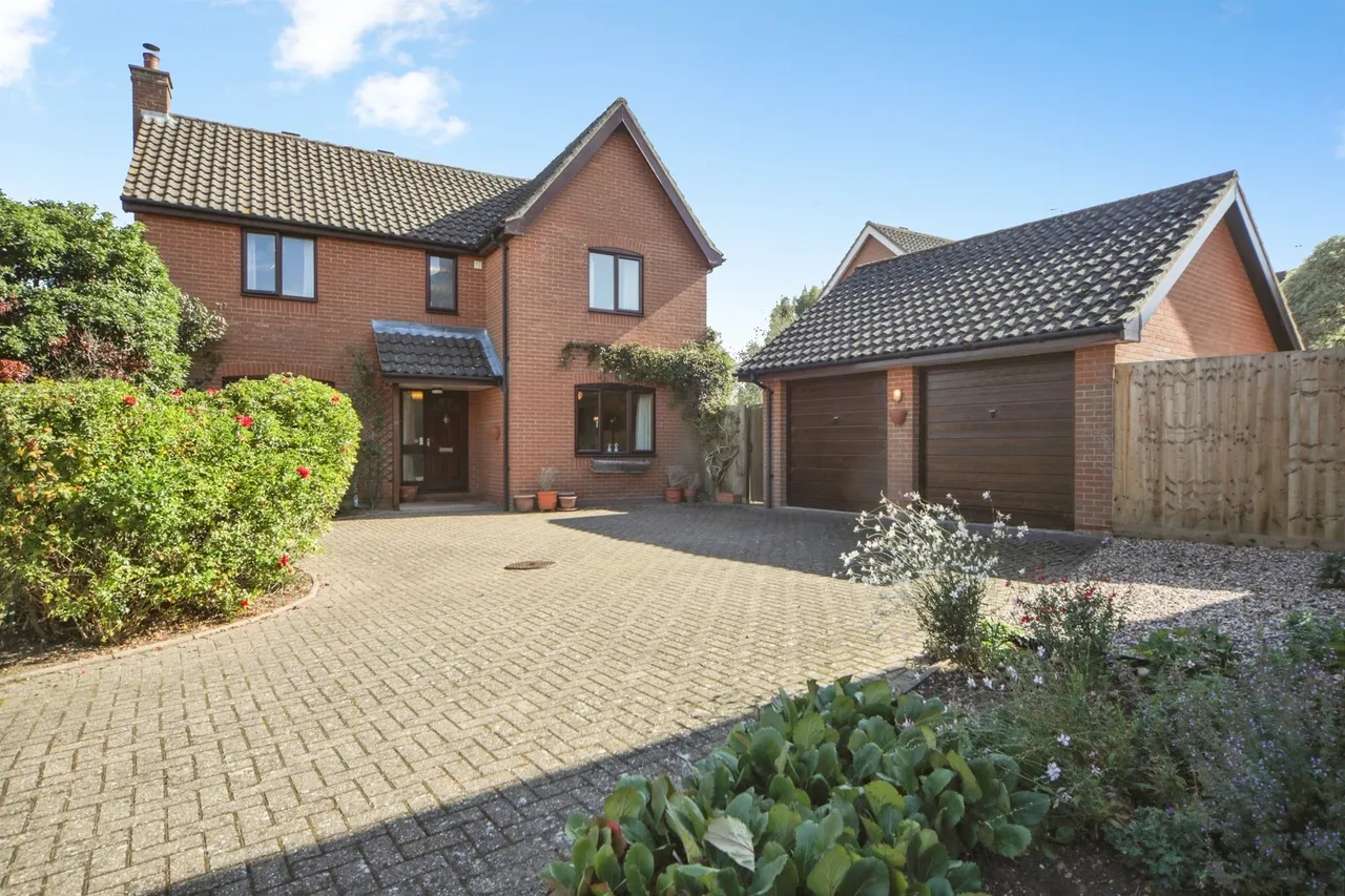 4 bed house for sale, Hay Barn Meadow, Woolpit, IP30
