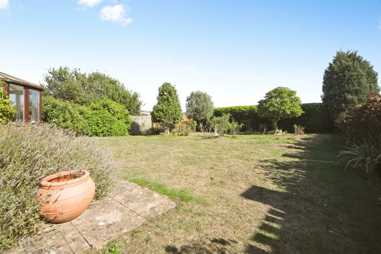 Hay Barn Meadow, Woolpit, IP30, photo 17