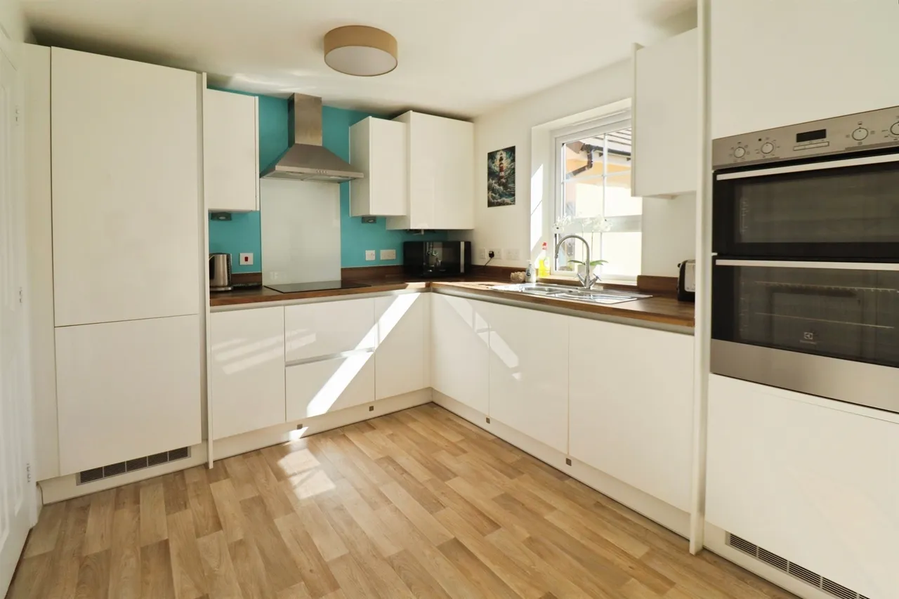 Heol Hartrey Dinas Powys, CF64, photo 5