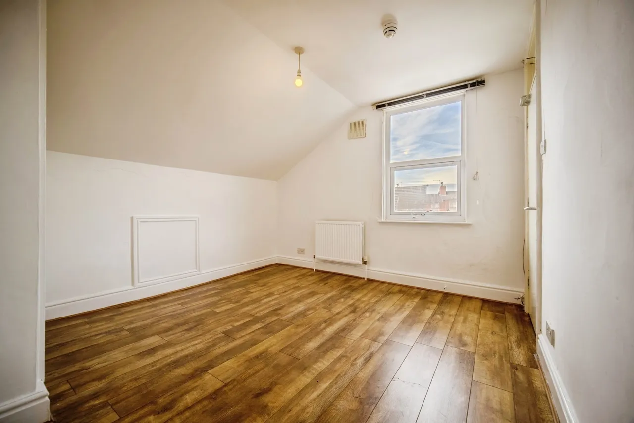 Fourth Avenue, Nottingham, NG7, photo 13
