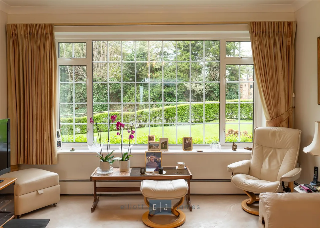 Clays Lane, Loughton, photo 8
