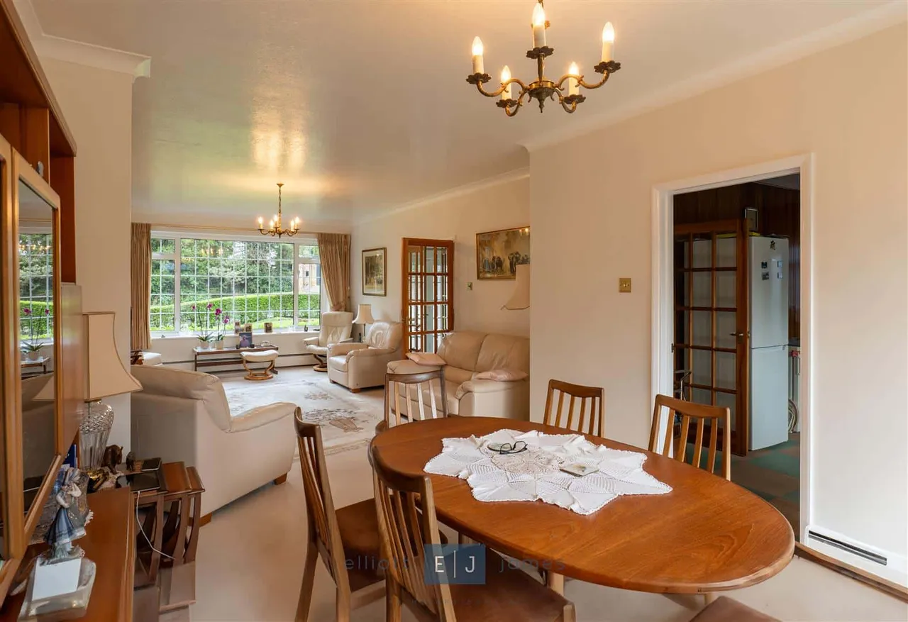 Clays Lane, Loughton, photo 6