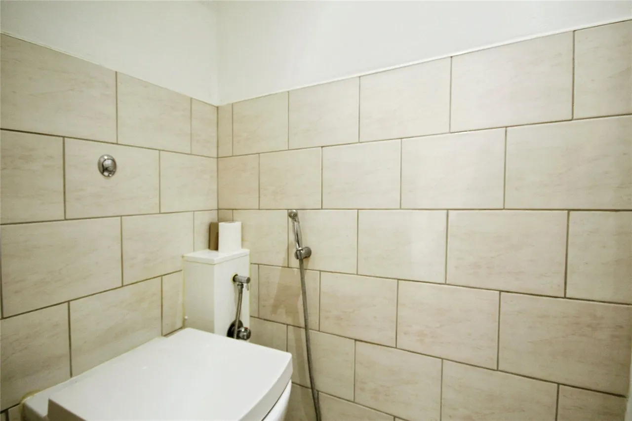 Upney Lane, Barking, IG11, photo 12