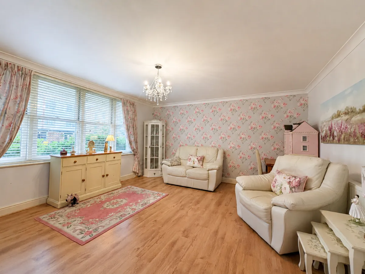 Victoria Place, Westgate-on-Sea, Kent, CT8 8NG, photo 3