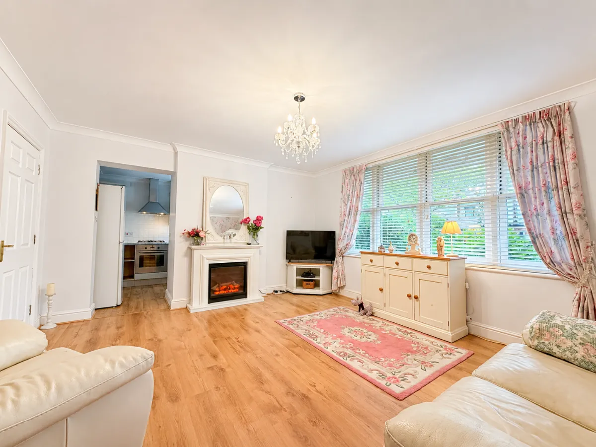 Victoria Place, Westgate-on-Sea, Kent, CT8 8NG, photo 2
