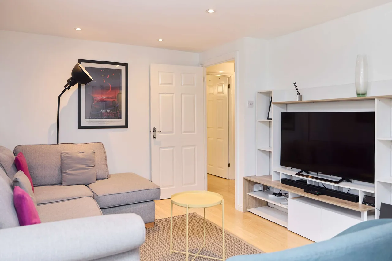 Mapeshill Place, NW2, photo 2