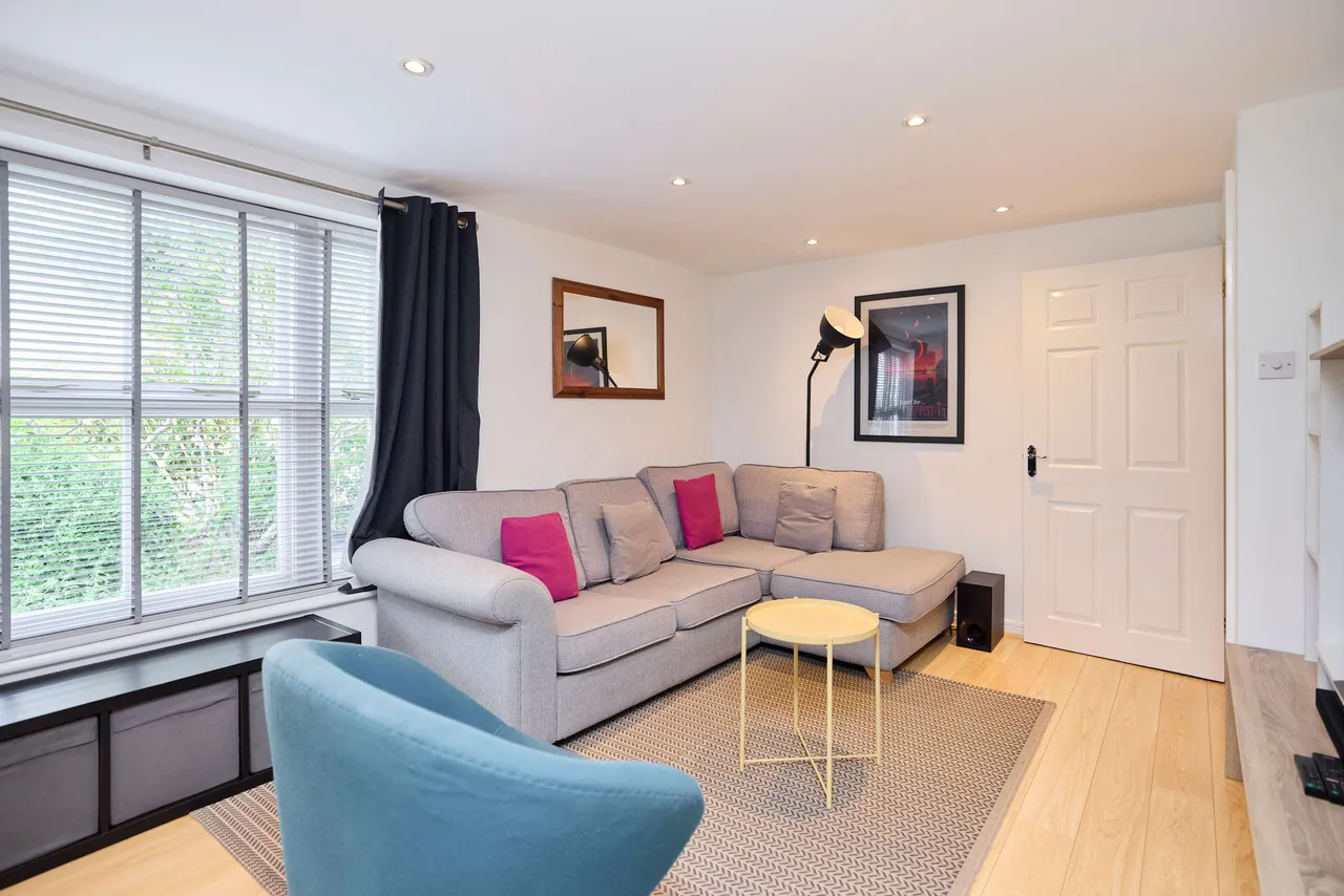 1 bed flat to rent, Mapeshill Place, NW2