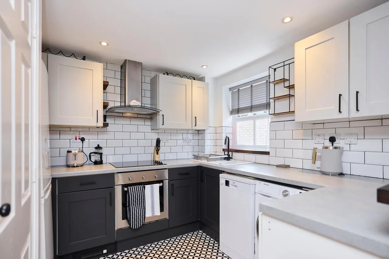 Mapeshill Place, NW2, photo 4