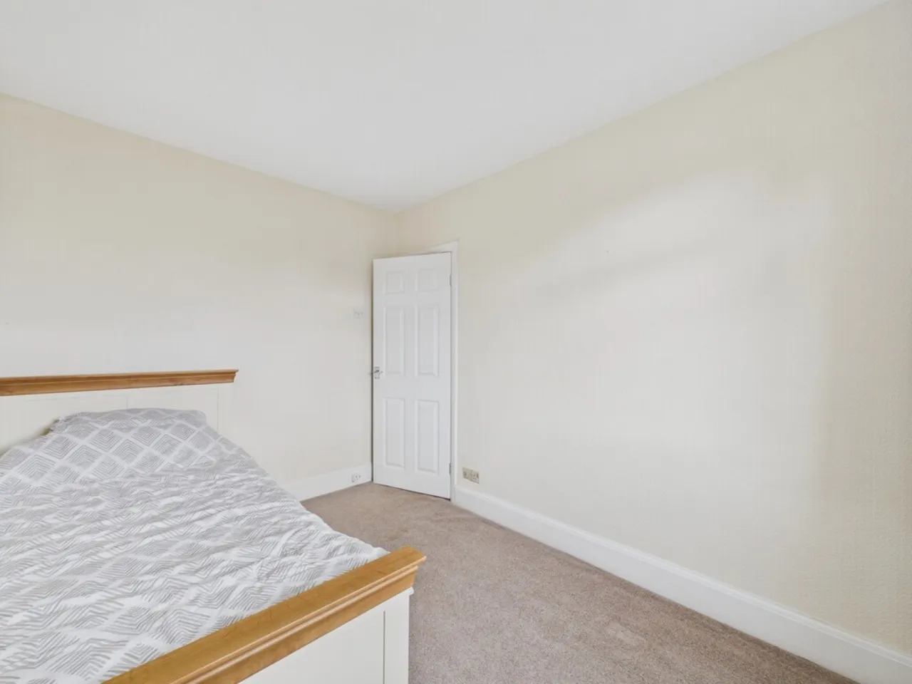Saville Road, Whiston, S60, photo 9