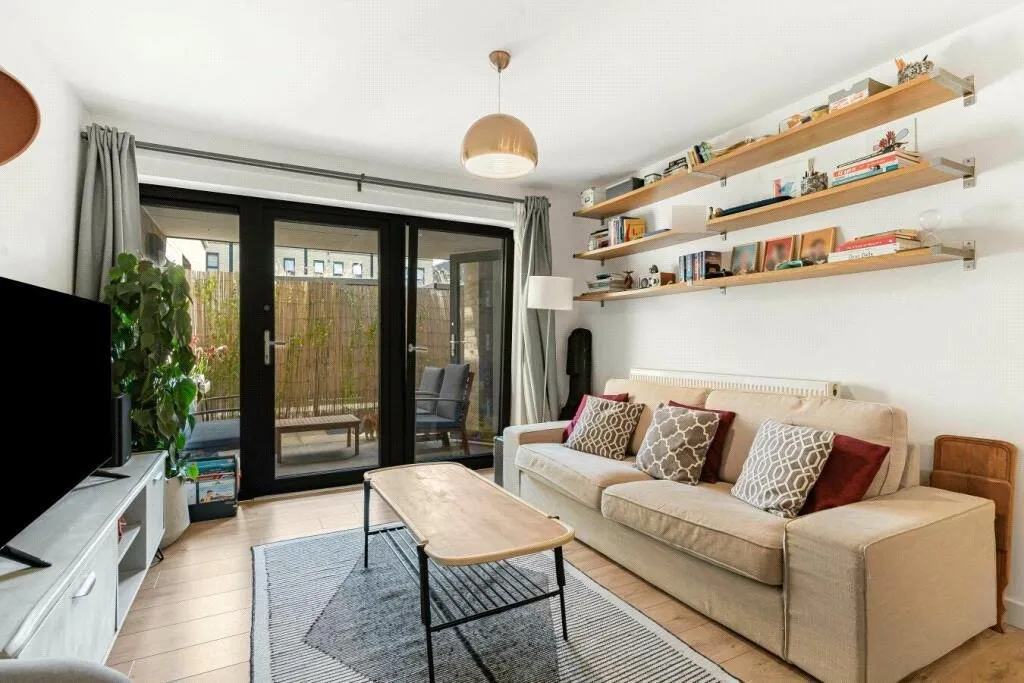 Bourbon Road, SW9, photo 3