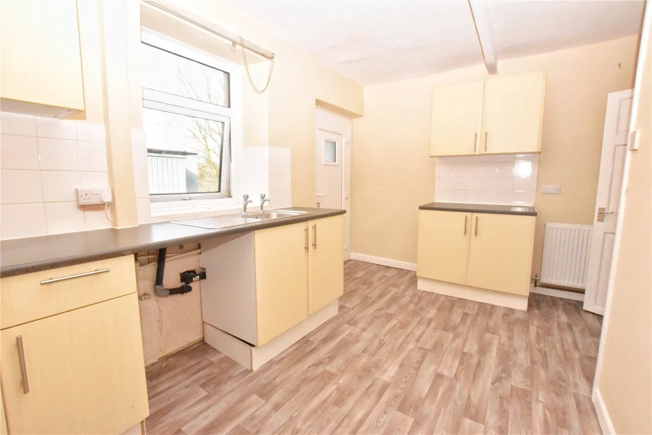 Victoria Street, Glossop, SK13, photo 4