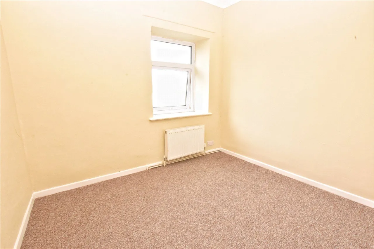 Victoria Street, Glossop, SK13, photo 9