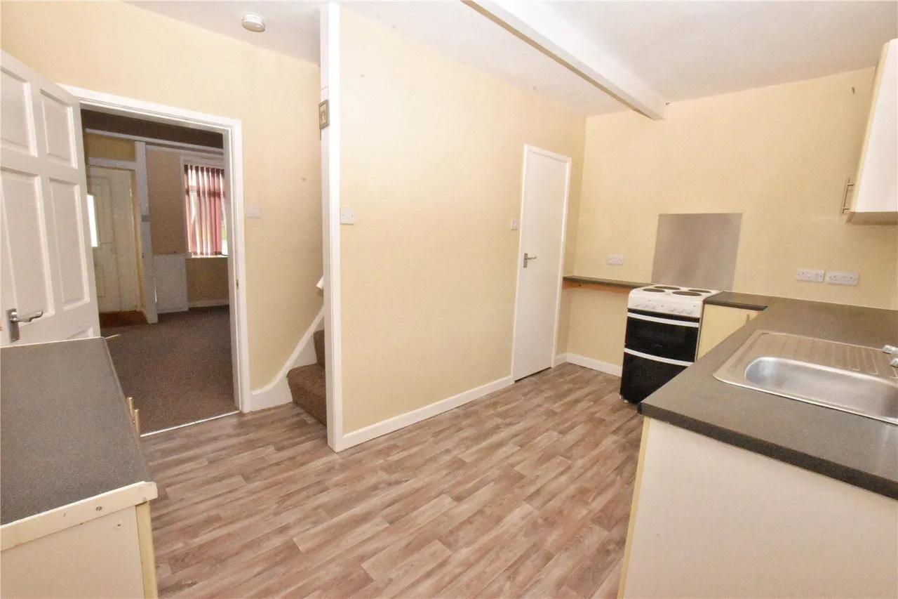 Victoria Street, Glossop, SK13, photo 5