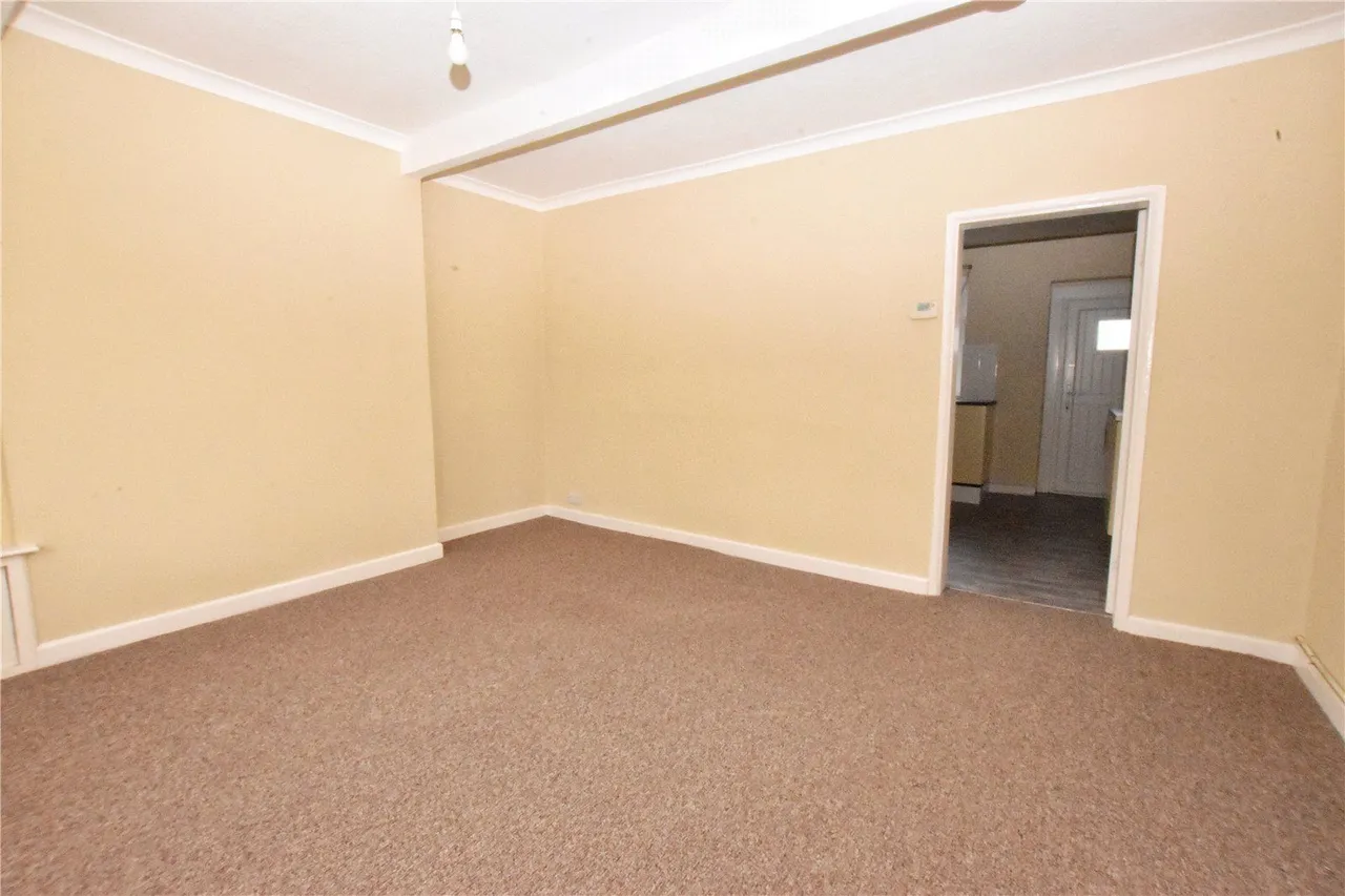 Victoria Street, Glossop, SK13, photo 3