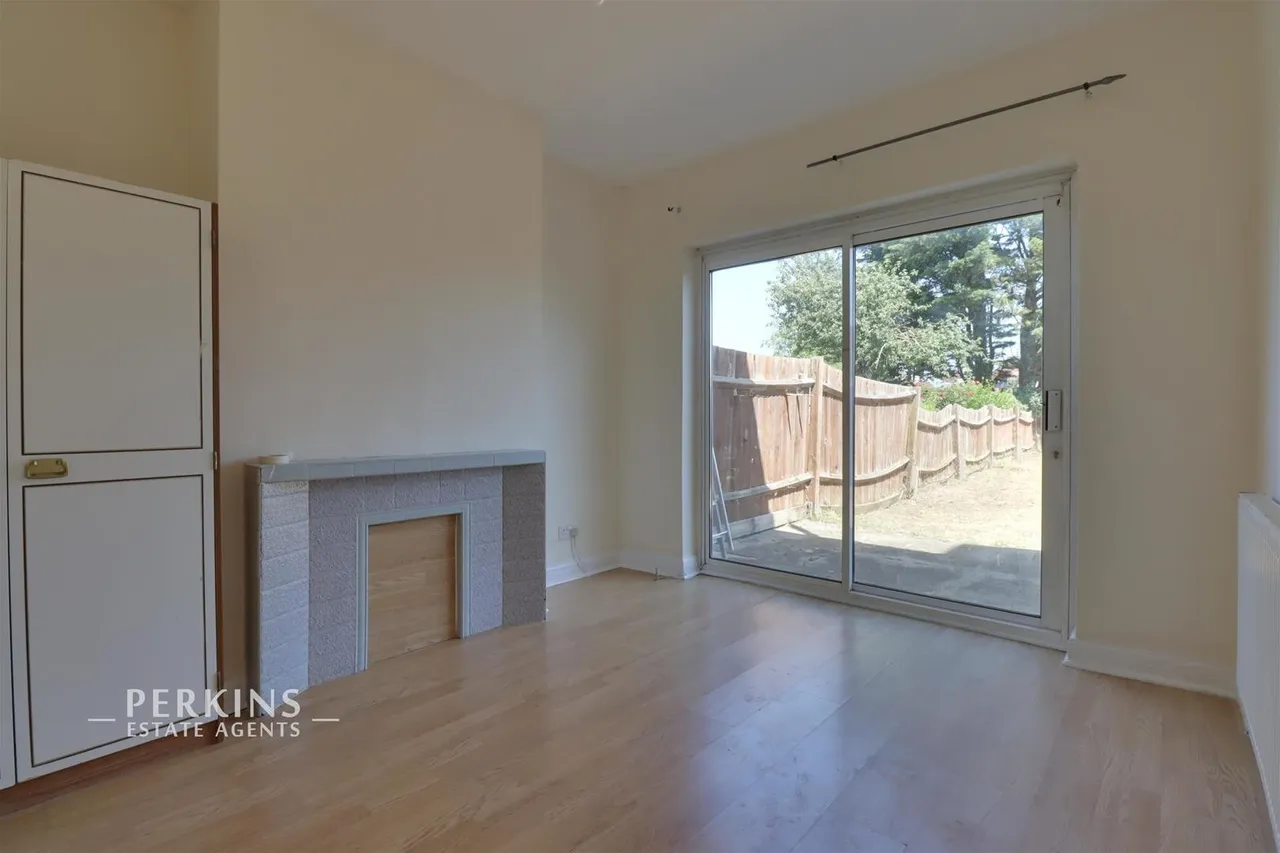 Keble Close, Northolt, UB5, photo 2