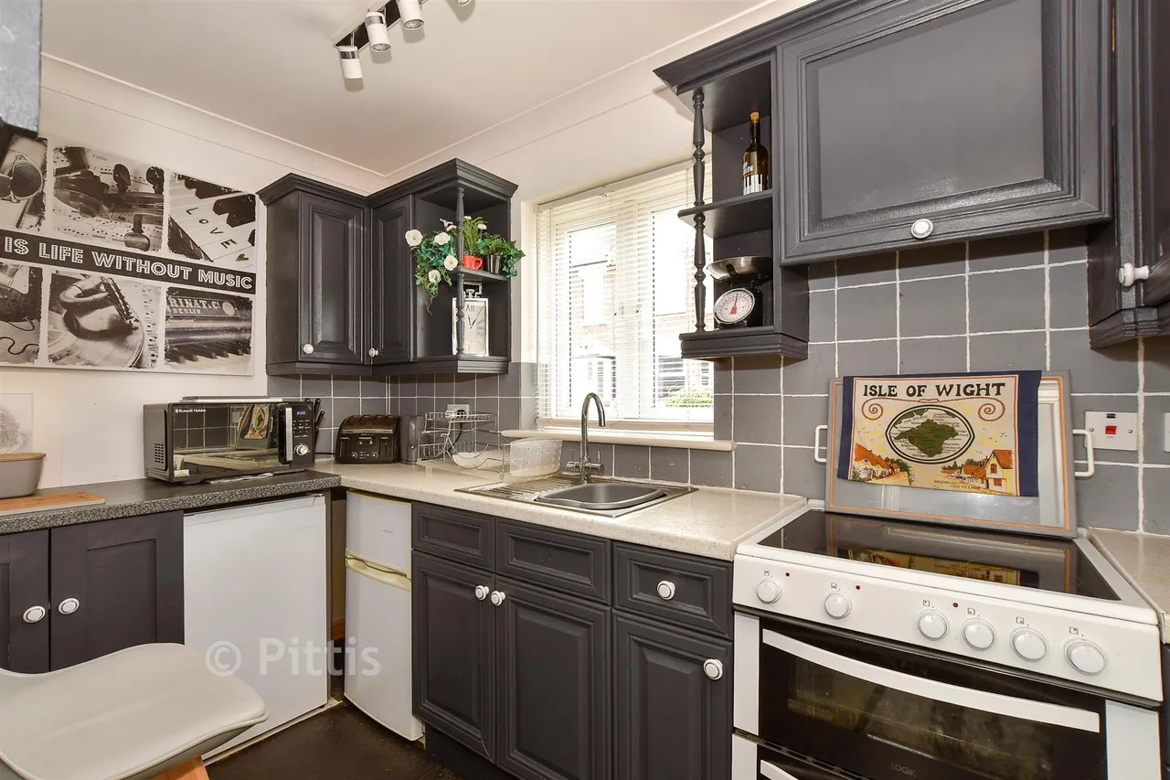 Ventnor Road, Apse Heath, PO36, photo 4