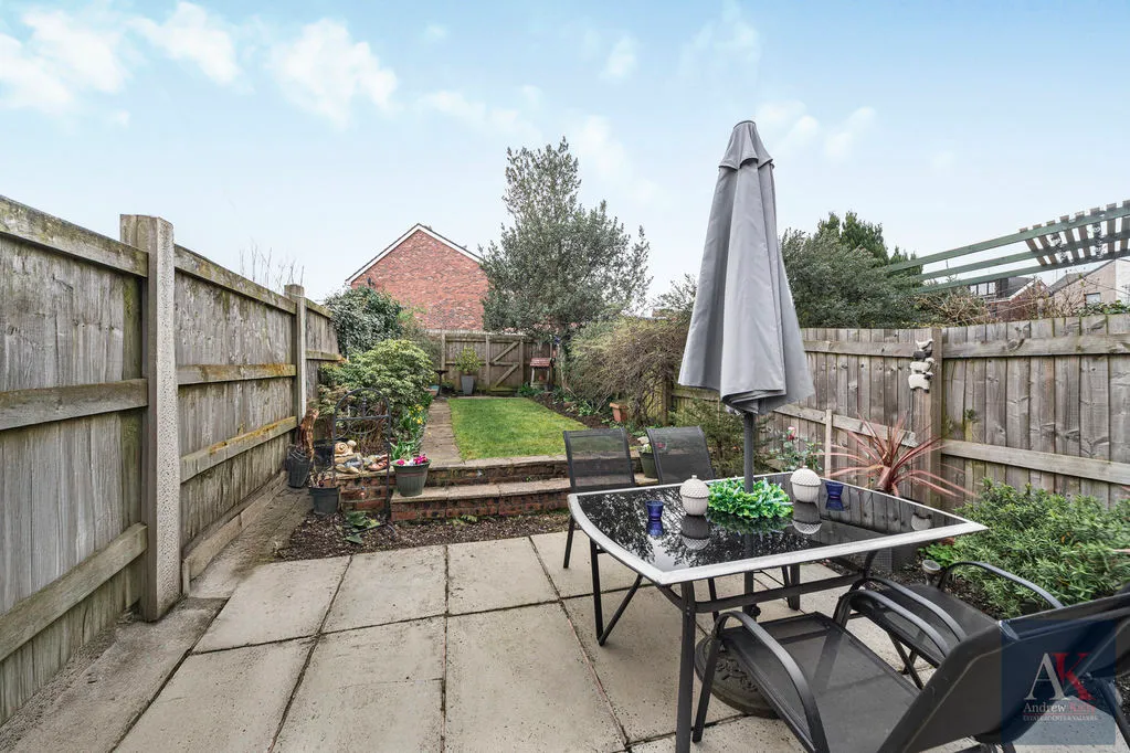Weston Avenue, Rochdale OL16 4PW, photo 16