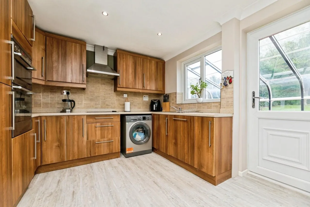 Merbeck Drive, High Green, S35, photo 5
