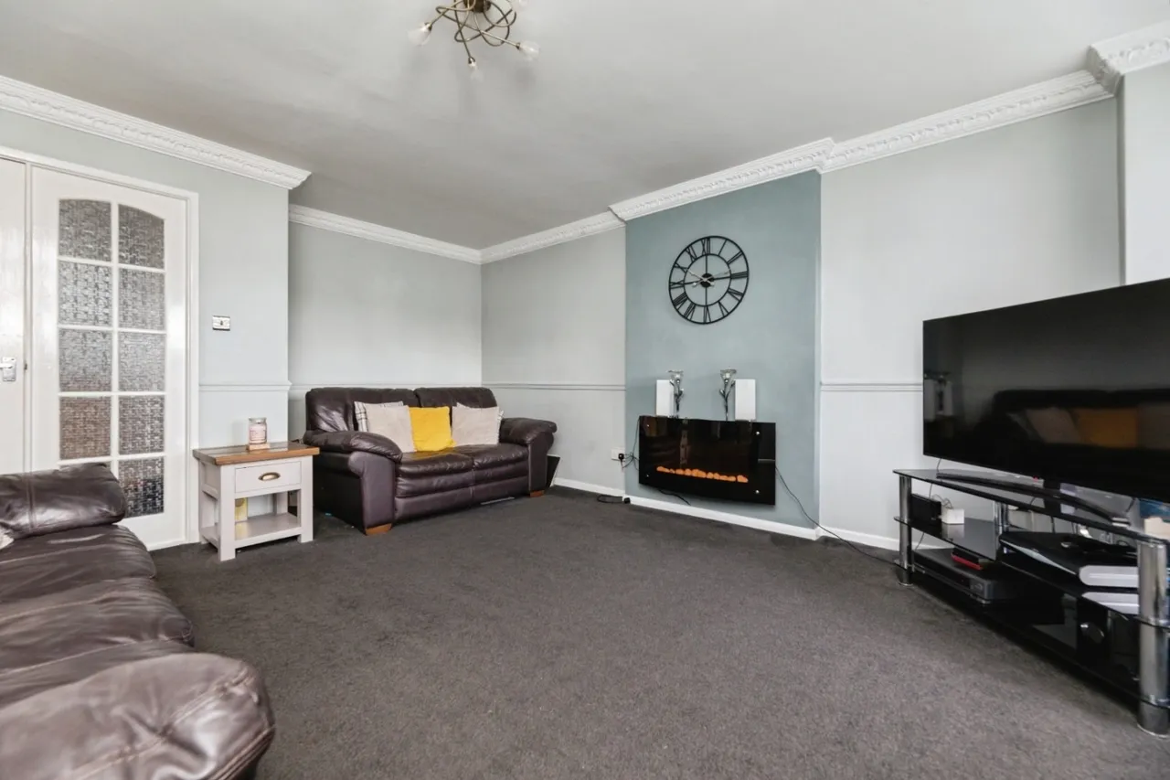 Merbeck Drive, High Green, S35, photo 9