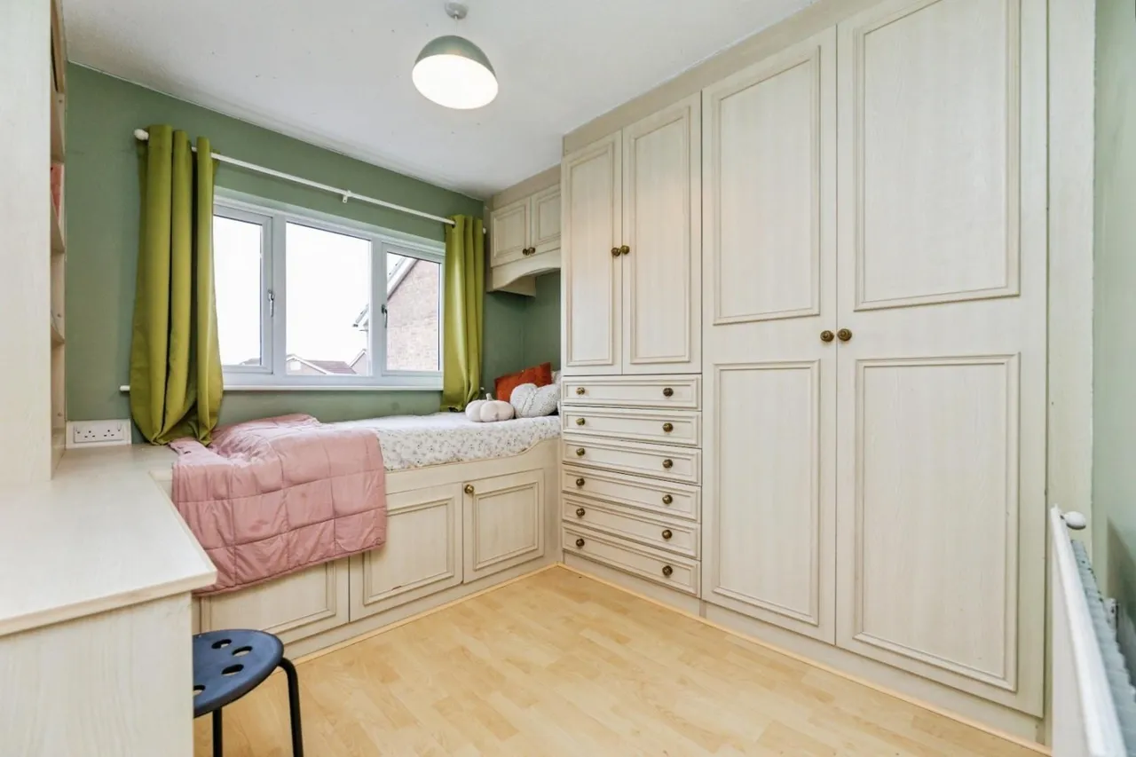 Merbeck Drive, High Green, S35, photo 17