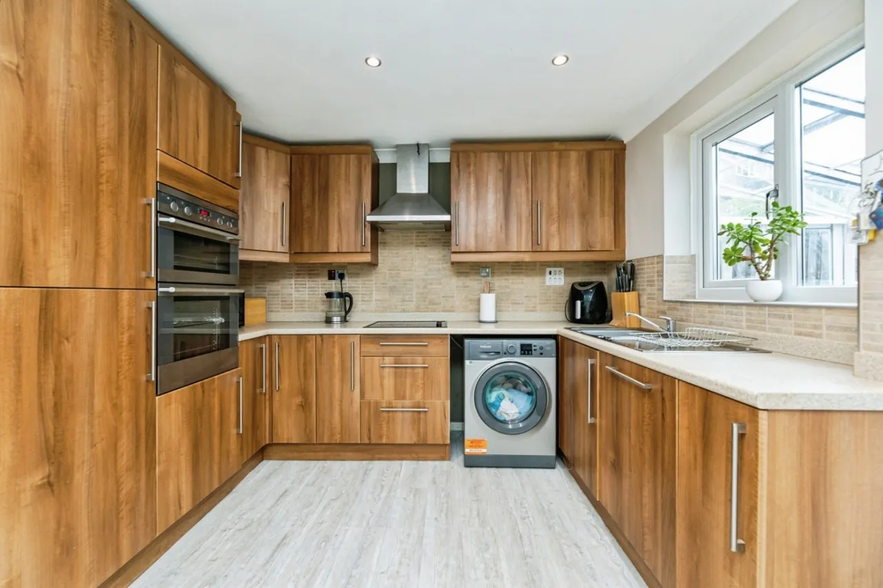 Merbeck Drive, High Green, S35, photo 2
